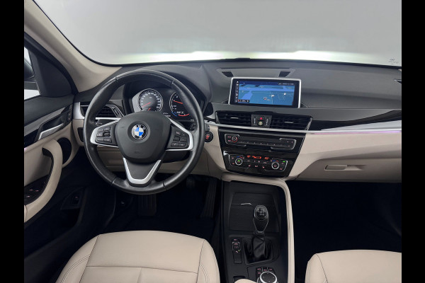 BMW X1 sDrive18i High Exe. Shadow-Line Pano-dak/Leder/18'LMV/Navi+ Keyless Start