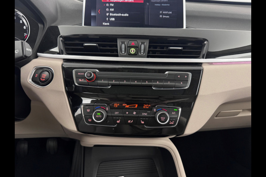 BMW X1 sDrive18i High Exe. Shadow-Line Pano-dak/Leder/18'LMV/Navi+ Keyless Start