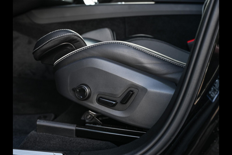 Volvo XC60 2.0 T8 Plug-in hybrid AWD Plus Black Edition | Panoramadak | SOH 100% | HUD | 360 Camera | Harman/Kardon | Pilot Assist | Memory Seats | Stoelverwarming V+A | Trekhaak | Stuurverwarming | Adaptive Cruise |