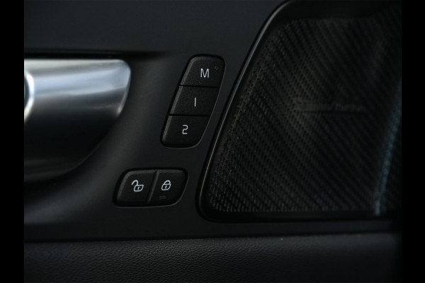 Volvo XC60 2.0 T8 Plug-in hybrid AWD Plus Black Edition | Panoramadak | SOH 100% | HUD | 360 Camera | Harman/Kardon | Pilot Assist | Memory Seats | Stoelverwarming V+A | Trekhaak | Stuurverwarming | Adaptive Cruise |