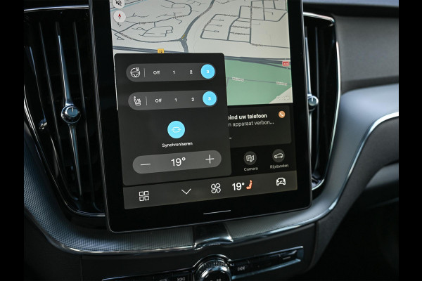 Volvo XC60 2.0 T8 Plug-in hybrid AWD Plus Black Edition | Panoramadak | SOH 100% | HUD | 360 Camera | Harman/Kardon | Pilot Assist | Memory Seats | Stoelverwarming V+A | Trekhaak | Stuurverwarming | Adaptive Cruise |
