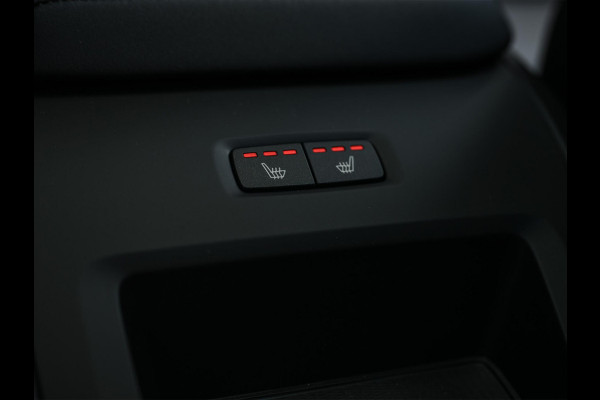 Volvo XC60 2.0 T8 Plug-in hybrid AWD Plus Black Edition | Panoramadak | SOH 100% | HUD | 360 Camera | Harman/Kardon | Pilot Assist | Memory Seats | Stoelverwarming V+A | Trekhaak | Stuurverwarming | Adaptive Cruise |