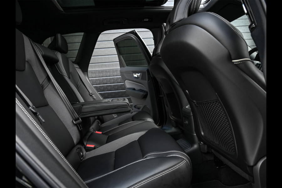 Volvo XC60 2.0 T8 Plug-in hybrid AWD Plus Black Edition | Panoramadak | SOH 100% | HUD | 360 Camera | Harman/Kardon | Pilot Assist | Memory Seats | Stoelverwarming V+A | Trekhaak | Stuurverwarming | Adaptive Cruise |