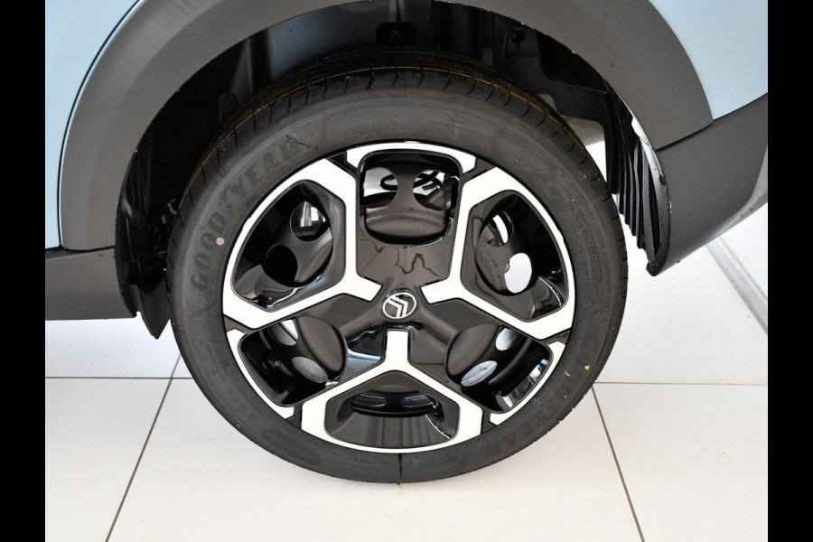 Citroën C3 1.2 Hybrid 110pk Plus .