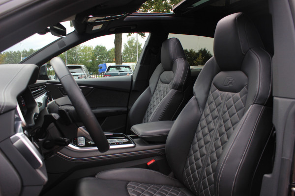 Audi Q8 60 TFSI e quattro Pro Line S Competition / SoH 95,9% / Trekhaak / Panoramadak / 360Camera / Head-up / B&O / Softclose / Achterasbesturing / 23'' / Laser LED / Keyless / Carbon intr. / Massage+Ventilatie / RS Seats / Dodehoek /  DAB