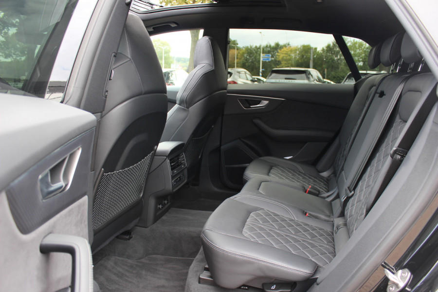 Audi Q8 60 TFSI e quattro Pro Line S Competition / SoH 95,9% / Trekhaak / Panoramadak / 360Camera / Head-up / B&O / Softclose / Achterasbesturing / 23'' / Laser LED / Keyless / Carbon intr. / Massage+Ventilatie / RS Seats / Dodehoek /  DAB