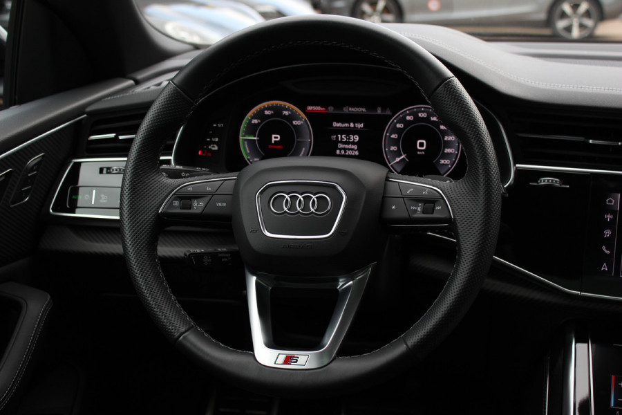 Audi Q8 60 TFSI e quattro Pro Line S Competition / SoH 95,9% / Trekhaak / Panoramadak / 360Camera / Head-up / B&O / Softclose / Achterasbesturing / 23'' / Laser LED / Keyless / Carbon intr. / Massage+Ventilatie / RS Seats / Dodehoek /  DAB