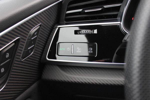 Audi Q8 60 TFSI e quattro Pro Line S Competition / SoH 95,9% / Trekhaak / Panoramadak / 360Camera / Head-up / B&O / Softclose / Achterasbesturing / 23'' / Laser LED / Keyless / Carbon intr. / Massage+Ventilatie / RS Seats / Dodehoek /  DAB