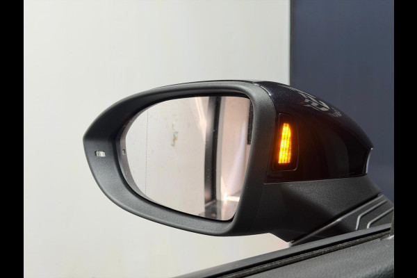 Volkswagen Golf 1.5 eTSI R-Line Pano|Harman|Camera|KeylessGo