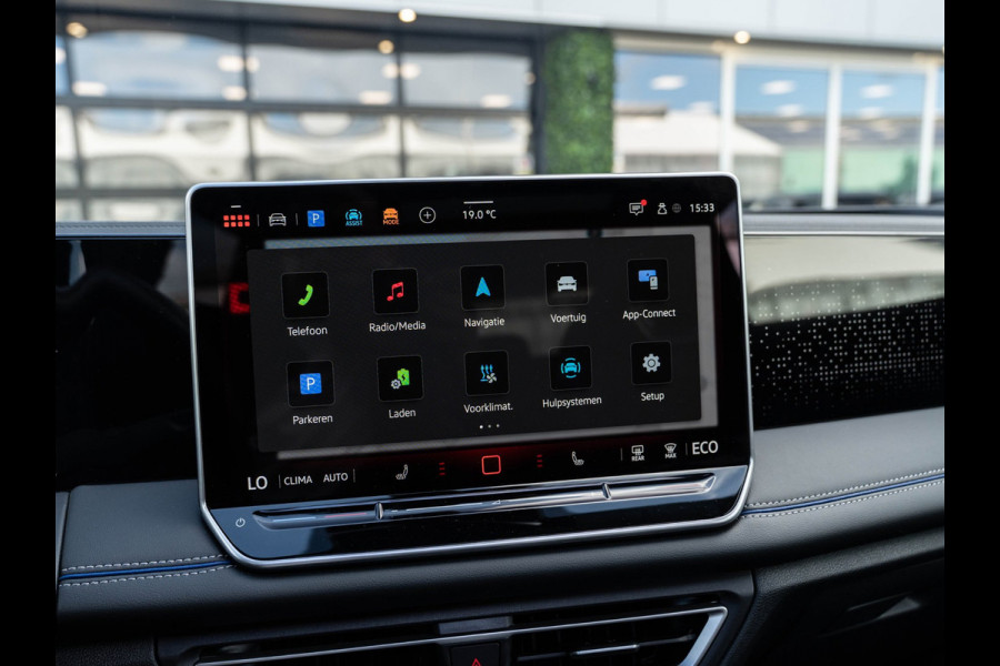 Volkswagen Tiguan 1.5 eTSI 272PK DSG R-Line Edition | Pano | Surround View | Black Pack | BTW