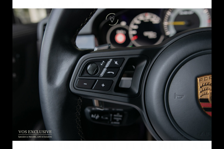 Porsche Cayenne Coupé 4.0 Turbo GT Carbon|Manufaktur|Ceramic|Burmester 3D|Stoelventilatie|18-voudig|Innodrive|Softclose|360°|Keyless|HUD|Approved t/m 06-08-2027|New service