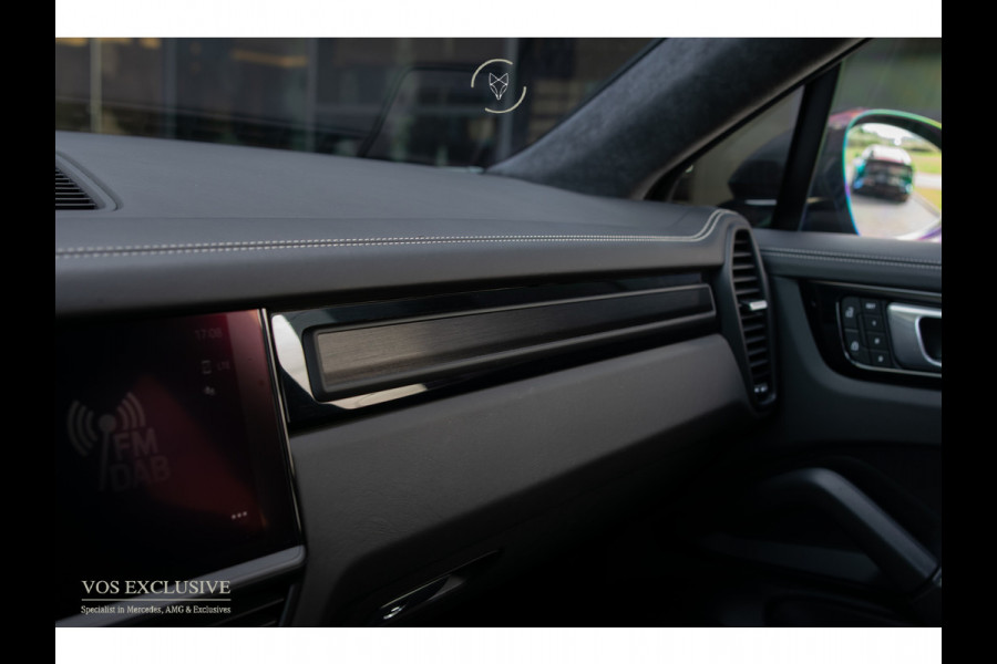 Porsche Cayenne Coupé 4.0 Turbo GT Carbon|Manufaktur|Ceramic|Burmester 3D|Stoelventilatie|18-voudig|Innodrive|Softclose|360°|Keyless|HUD|Approved t/m 06-08-2027|New service