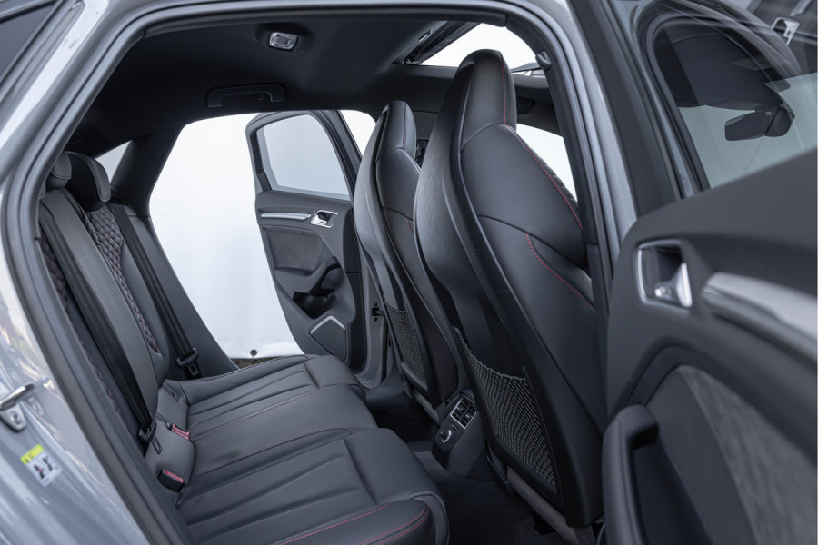 Audi RS3 Limousine 2.5 TFSI 400pk Quattro Pano B&O RS-stoelen ACC