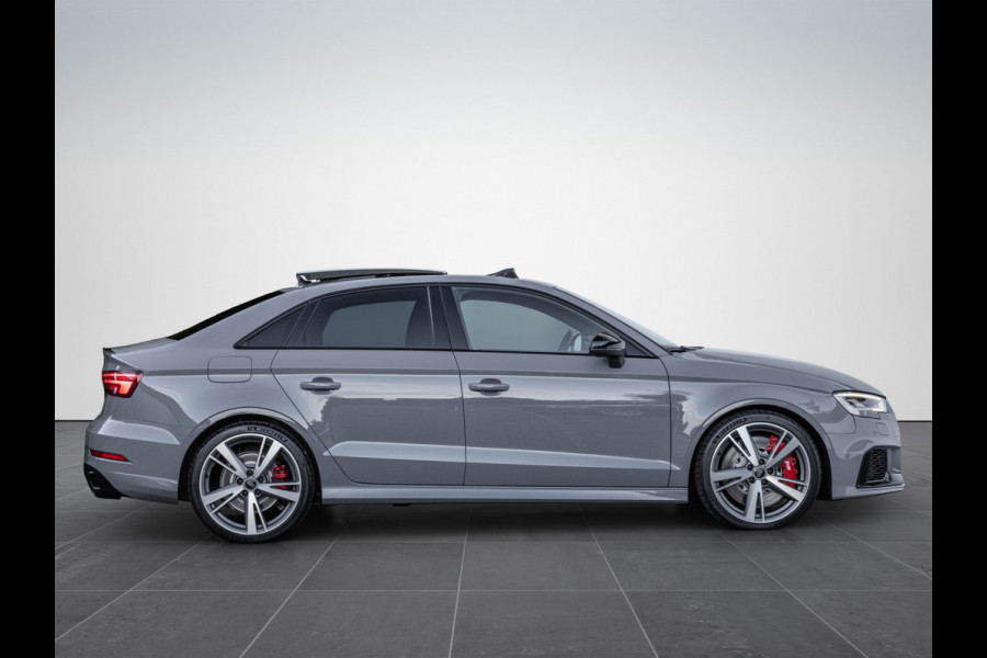 Audi RS3 Limousine 2.5 TFSI 400pk Quattro Pano B&O RS-stoelen ACC