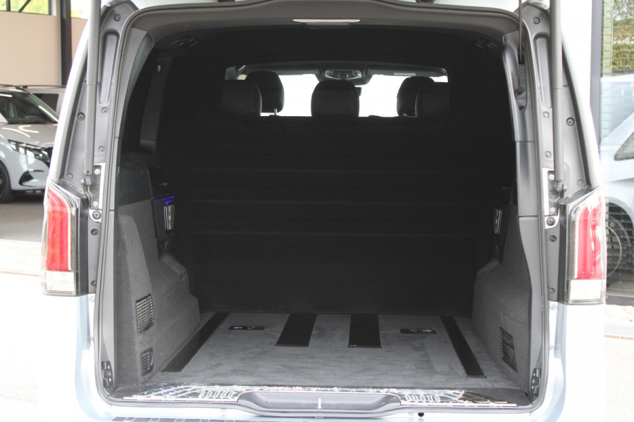 Mercedes-Benz V-Klasse 300d / XXL / AMG / DC / 4-Matic / Luchtvering / Elec Stoel / Burmester / NIEUWSTAAT