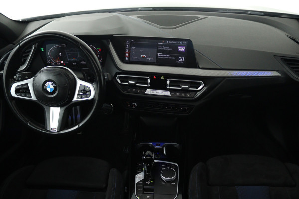 BMW 1-serie 120i Executive (PANORAMADAK, STOELVERWARMING, CAMERA, DEALER ONDERHOUDEN)