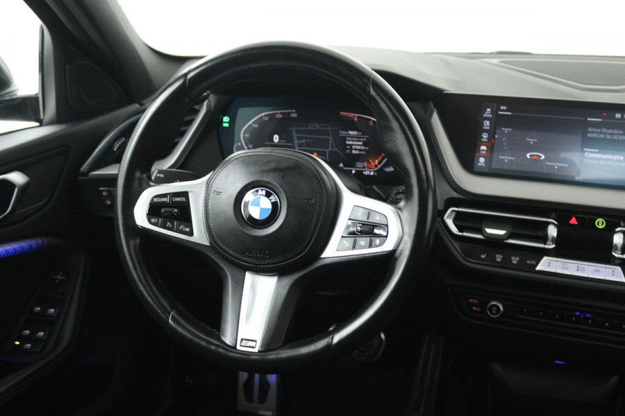 BMW 1-serie 120i Executive (PANORAMADAK, STOELVERWARMING, CAMERA, DEALER ONDERHOUDEN)