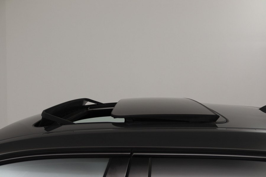 BMW 1-serie 120i Executive (PANORAMADAK, STOELVERWARMING, CAMERA, DEALER ONDERHOUDEN)