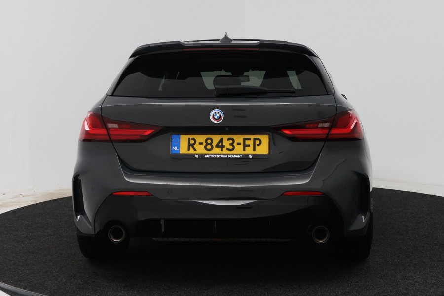 BMW 1-serie 120i Executive (PANORAMADAK, STOELVERWARMING, CAMERA, DEALER ONDERHOUDEN)
