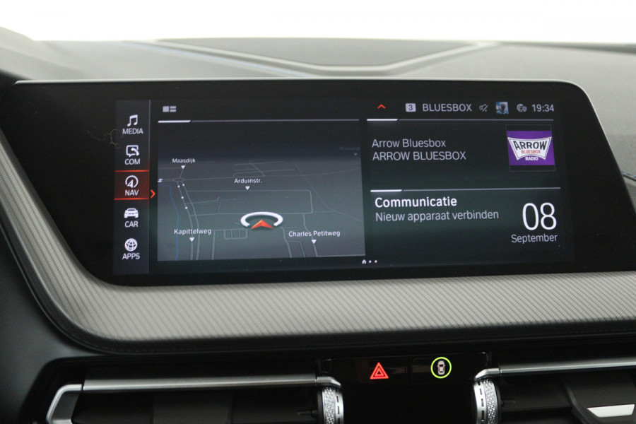BMW 1-serie 120i Executive (PANORAMADAK, STOELVERWARMING, CAMERA, DEALER ONDERHOUDEN)