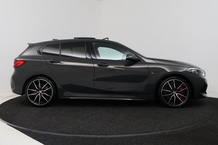 BMW 1-serie 120i Executive (PANORAMADAK, STOELVERWARMING, CAMERA, DEALER ONDERHOUDEN)