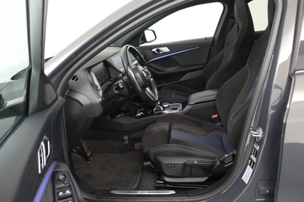 BMW 1-serie 120i Executive (PANORAMADAK, STOELVERWARMING, CAMERA, DEALER ONDERHOUDEN)