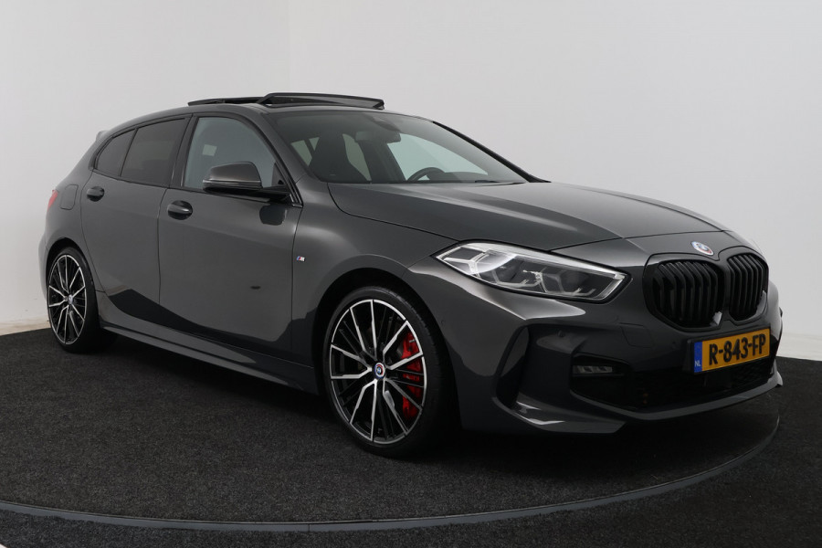BMW 1-serie 120i Executive (PANORAMADAK, STOELVERWARMING, CAMERA, DEALER ONDERHOUDEN)