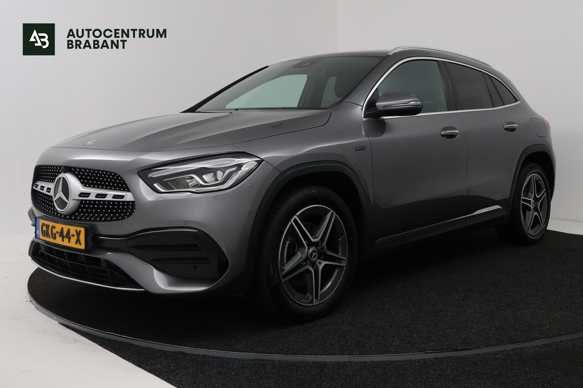Mercedes-Benz GLA 250 e Progressive (SFEERVERLICHTING, STOELVERWARMING, NAVIGATIE, PARKEERSENSOREN)
