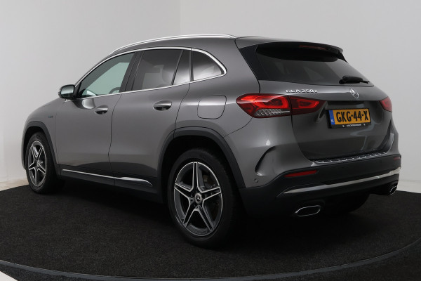 Mercedes-Benz GLA 250 e Progressive (SFEERVERLICHTING, STOELVERWARMING, NAVIGATIE, PARKEERSENSOREN)