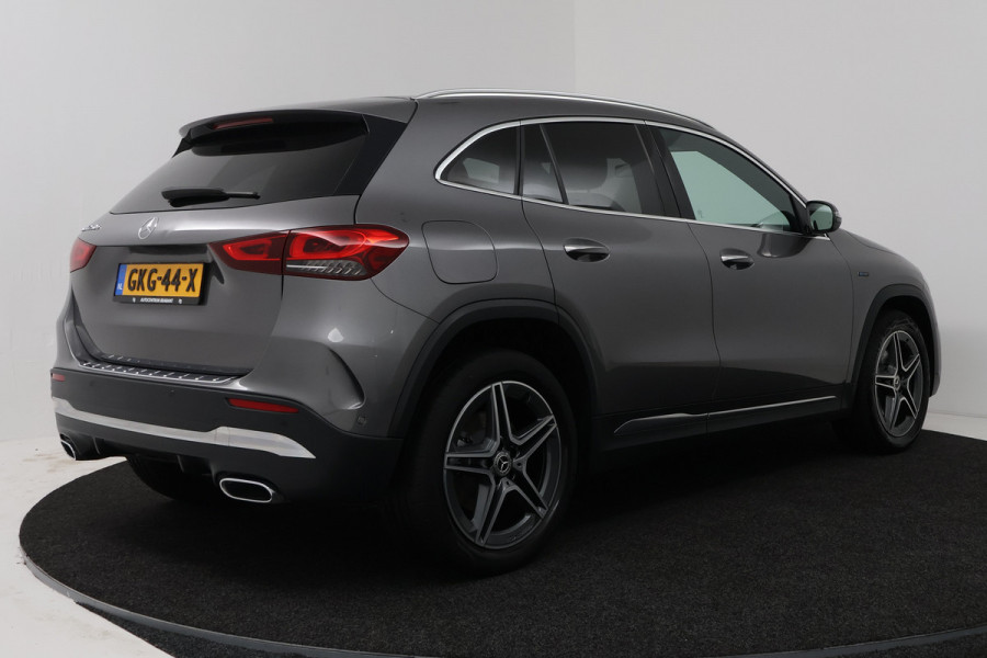 Mercedes-Benz GLA 250 e Progressive (SFEERVERLICHTING, STOELVERWARMING, NAVIGATIE, PARKEERSENSOREN)