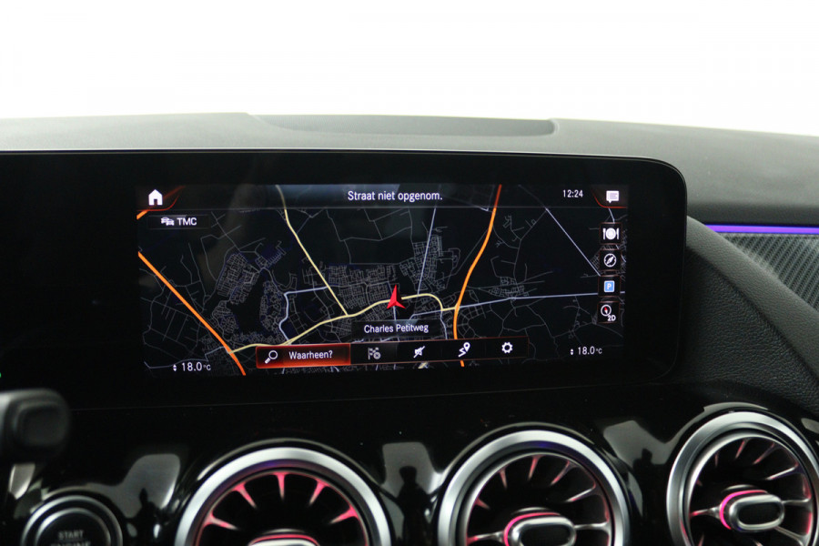 Mercedes-Benz GLA 250 e Progressive (SFEERVERLICHTING, STOELVERWARMING, NAVIGATIE, PARKEERSENSOREN)