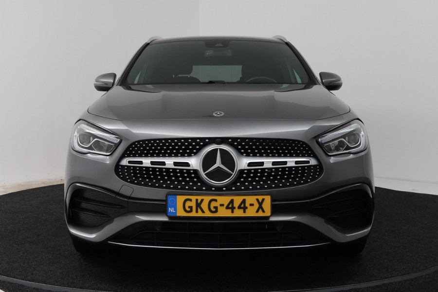 Mercedes-Benz GLA 250 e Progressive (SFEERVERLICHTING, STOELVERWARMING, NAVIGATIE, PARKEERSENSOREN)