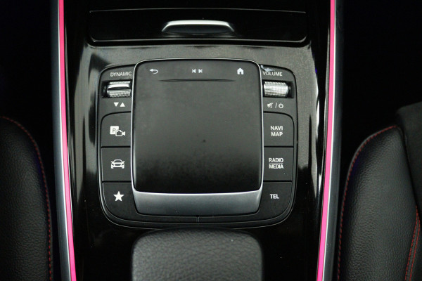 Mercedes-Benz GLA 250 e Progressive (SFEERVERLICHTING, STOELVERWARMING, NAVIGATIE, PARKEERSENSOREN)