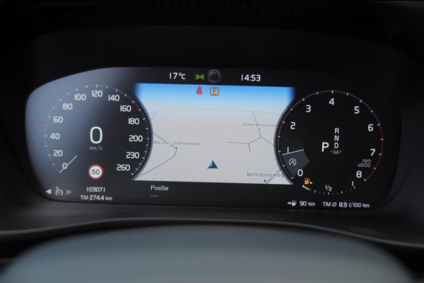 Volvo XC40 T4 Momentum Pro Elektrische achterklep / Trekhaak / Harman kardon audio / parkeercamera/ Navigatie/ climate control/ cruise control/ verwarmbare voorstoelen