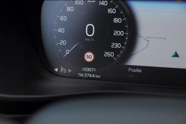 Volvo XC40 T4 Momentum Pro Elektrische achterklep / Trekhaak / Harman kardon audio / parkeercamera/ Navigatie/ climate control/ cruise control/ verwarmbare voorstoelen