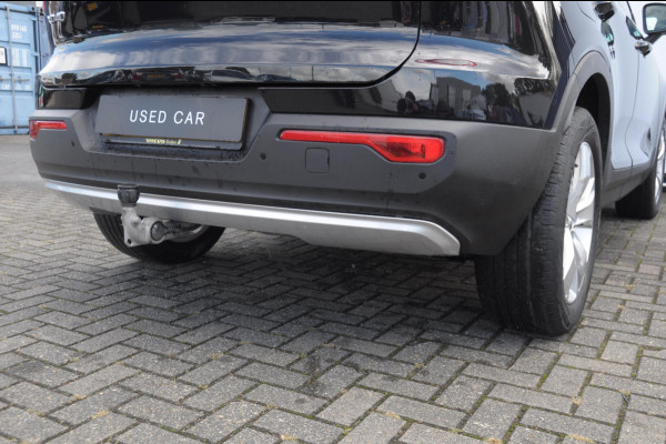Volvo XC40 T4 Momentum Pro Elektrische achterklep / Trekhaak / Harman kardon audio / parkeercamera/ Navigatie/ climate control/ cruise control/ verwarmbare voorstoelen