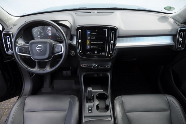 Volvo XC40 T4 Momentum Pro Elektrische achterklep / Trekhaak / Harman kardon audio / parkeercamera/ Navigatie/ climate control/ cruise control/ verwarmbare voorstoelen