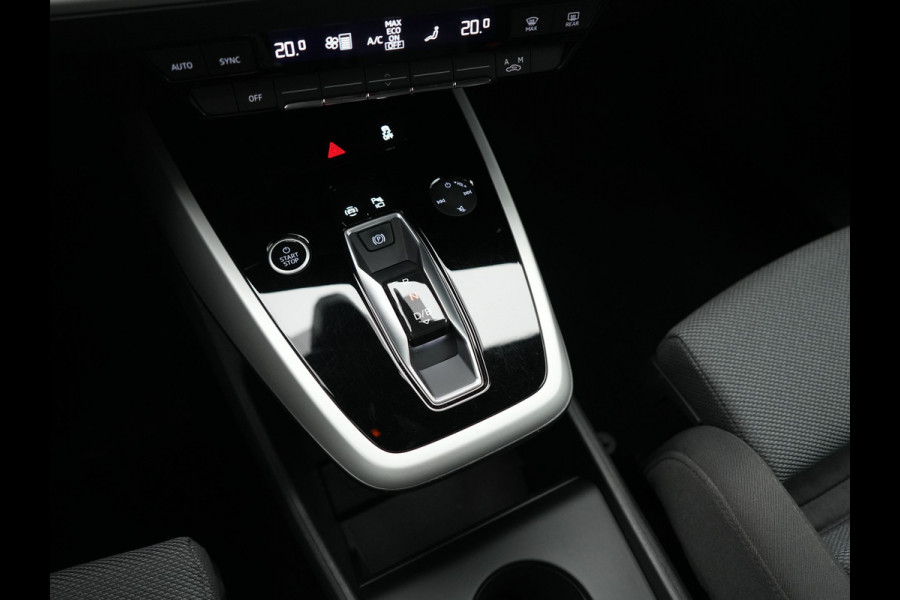 Audi Q4 e-tron 40 Advanced edition 77 kWh 204pk Dealer O.H | Trekhaak Af Fabriek | Adaptive Cruise | Camera | Sportstoelen | Stuur Verwarmd | Navigatie | DAB | Virtual Cockpit | 19"L.M |