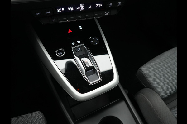 Audi Q4 e-tron 40 Advanced edition 77 kWh 204pk Dealer O.H | Trekhaak Af Fabriek | Adaptive Cruise | Camera | Sportstoelen | Stuur Verwarmd | Navigatie | DAB | Virtual Cockpit | 19"L.M |