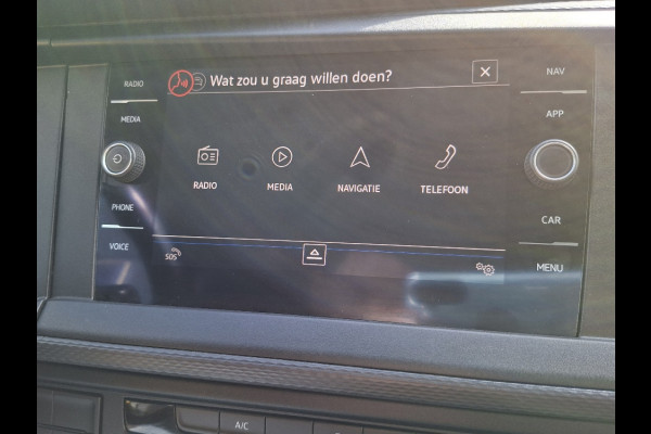 Volkswagen Transporter 2.0 TDI L1H1 150PK * Trekhaak * Navigatiesysteem * 3-Zits * Parkeercamera * 96.000KM! *