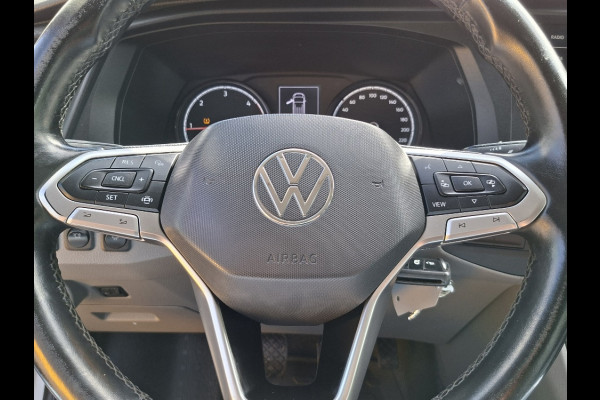 Volkswagen Transporter 2.0 TDI L1H1 150PK * Trekhaak * Navigatiesysteem * 3-Zits * Parkeercamera * 96.000KM! *
