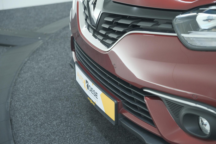 Renault Scénic TCe 140 EDC Limited | Camera | Stoelverwarming | Navigatie | Apple Carplay