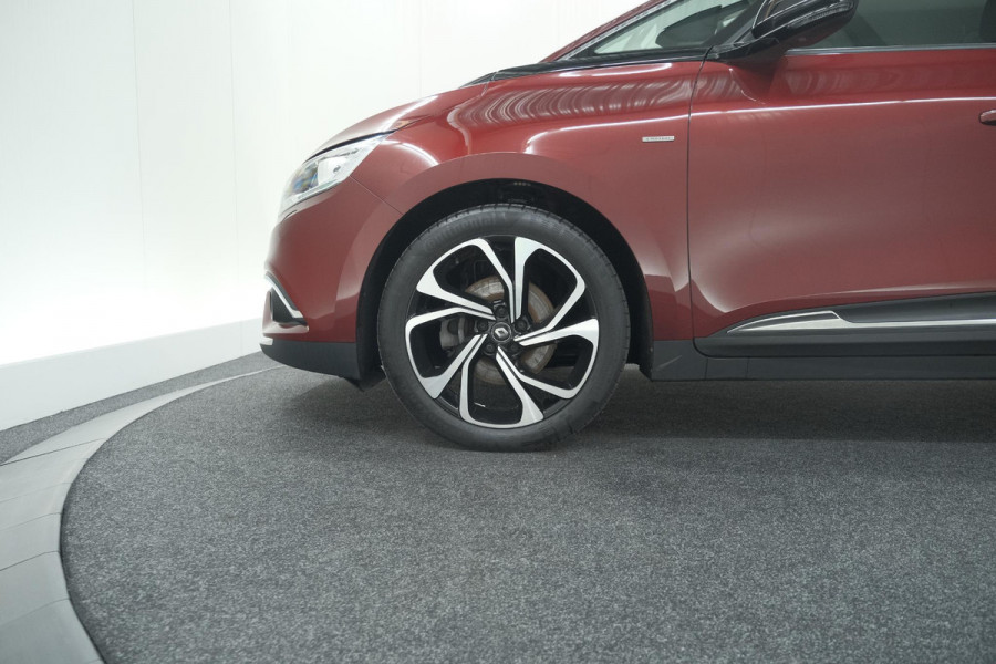 Renault Scénic TCe 140 EDC Limited | Camera | Stoelverwarming | Navigatie | Apple Carplay