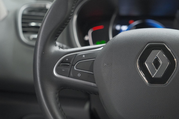 Renault Scénic TCe 140 EDC Limited | Camera | Stoelverwarming | Navigatie | Apple Carplay
