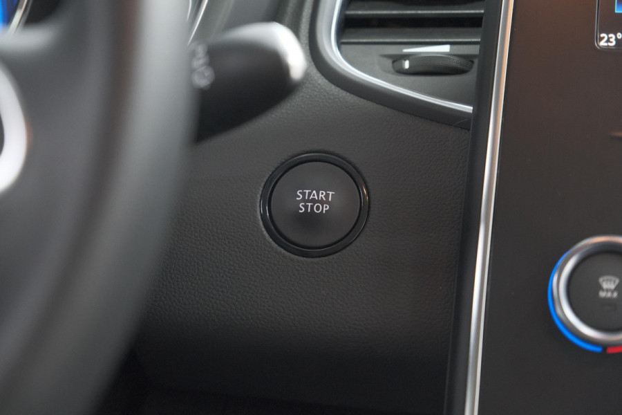 Renault Scénic TCe 140 EDC Limited | Camera | Stoelverwarming | Navigatie | Apple Carplay