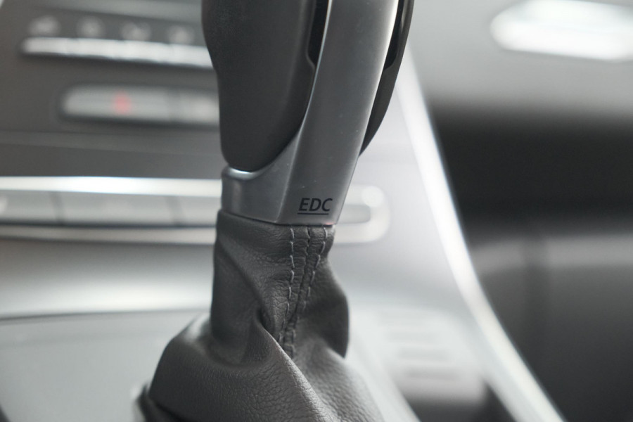 Renault Scénic TCe 140 EDC Limited | Camera | Stoelverwarming | Navigatie | Apple Carplay