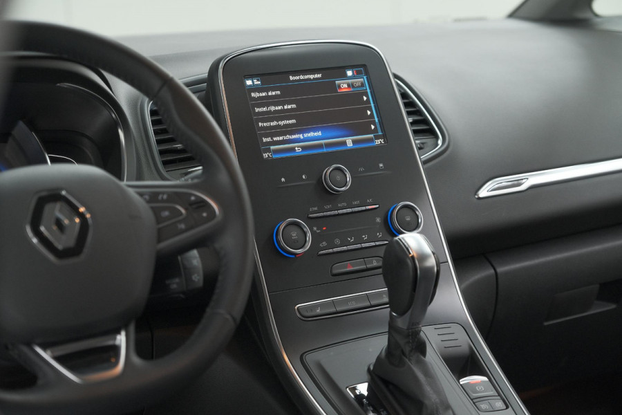 Renault Scénic TCe 140 EDC Limited | Camera | Stoelverwarming | Navigatie | Apple Carplay