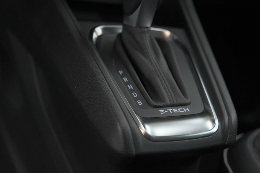 Renault Captur 1.6 E-Tech full hybrid 145 techno | Camera | Parkeersensoren | Climate control | Keyless
