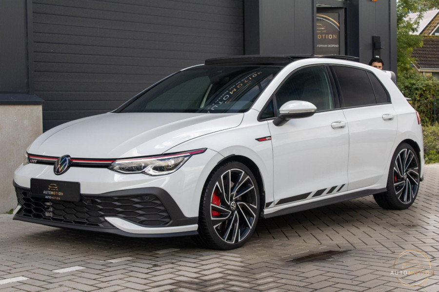 Volkswagen Golf 2.0 TSI GTI Clubsport PANO CAMERA IQ LIGHTS STOELVERWARMING 19 INCH SFEER