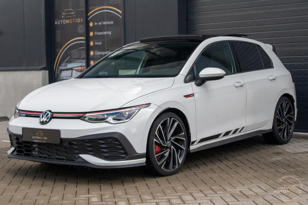 Volkswagen Golf 2.0 TSI GTI Clubsport PANO CAMERA IQ LIGHTS STOELVERWARMING 19 INCH SFEER